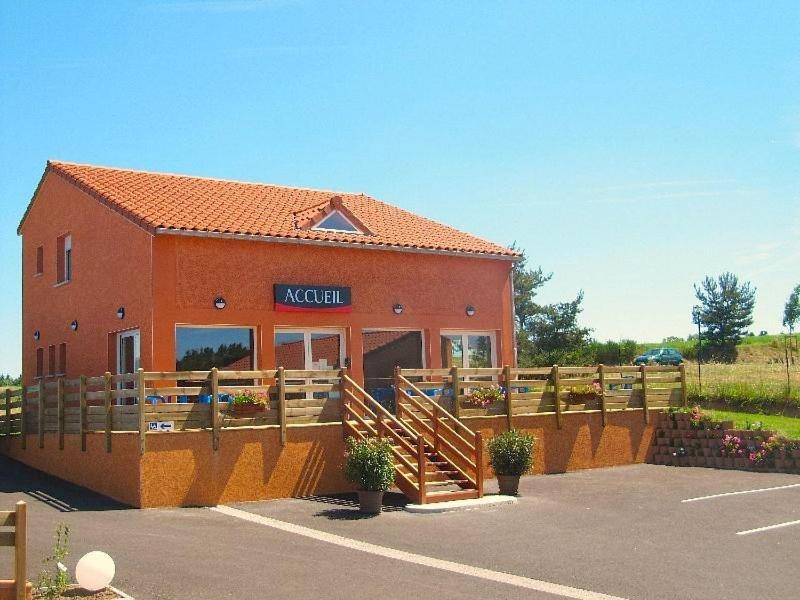 Hotel Cantal Cottages Saint-Georges  Eksteriør bilde