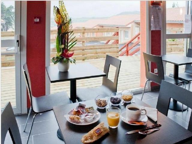 Hotel Cantal Cottages Saint-Georges  Eksteriør bilde