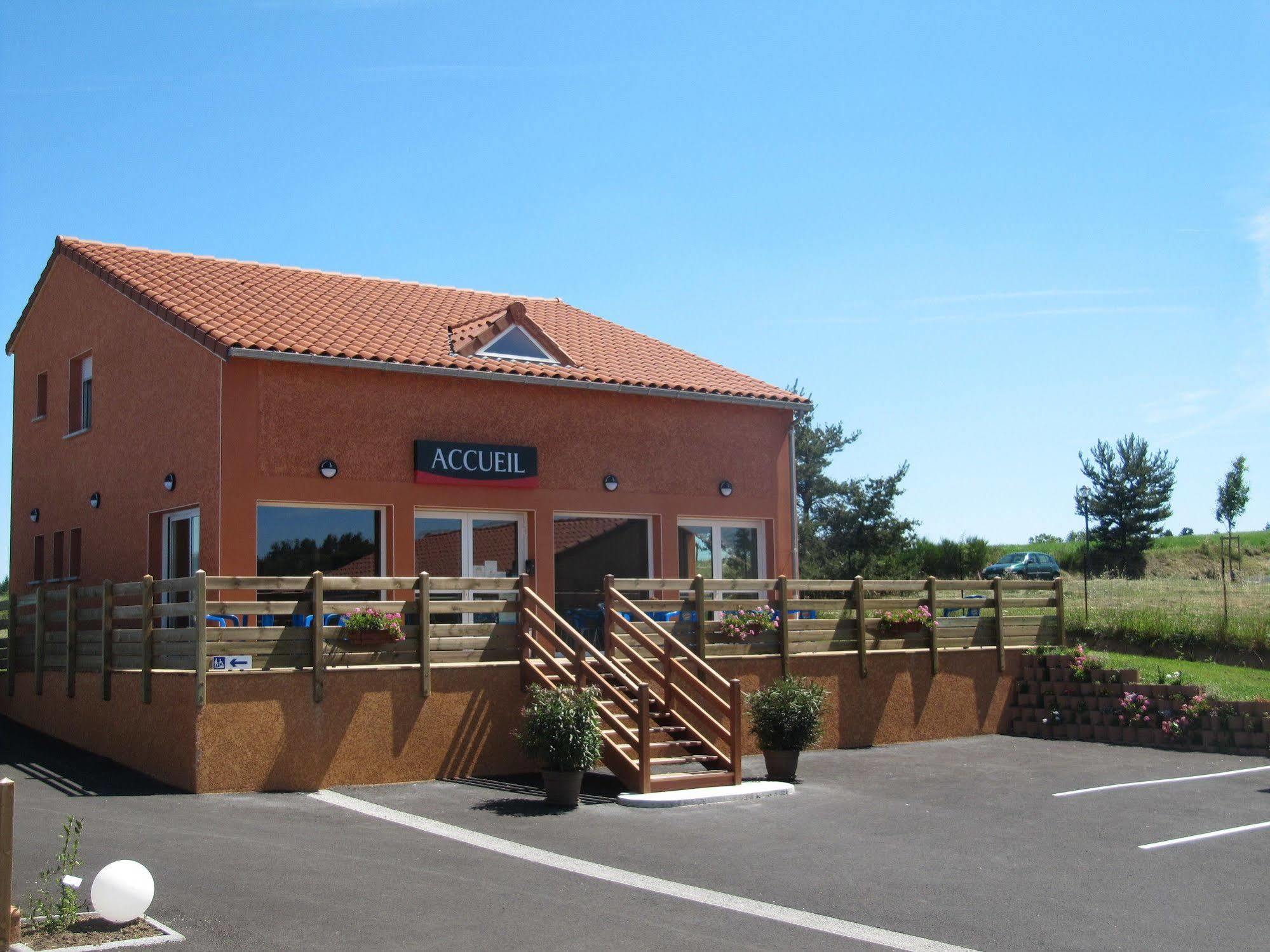 Hotel Cantal Cottages Saint-Georges  Eksteriør bilde